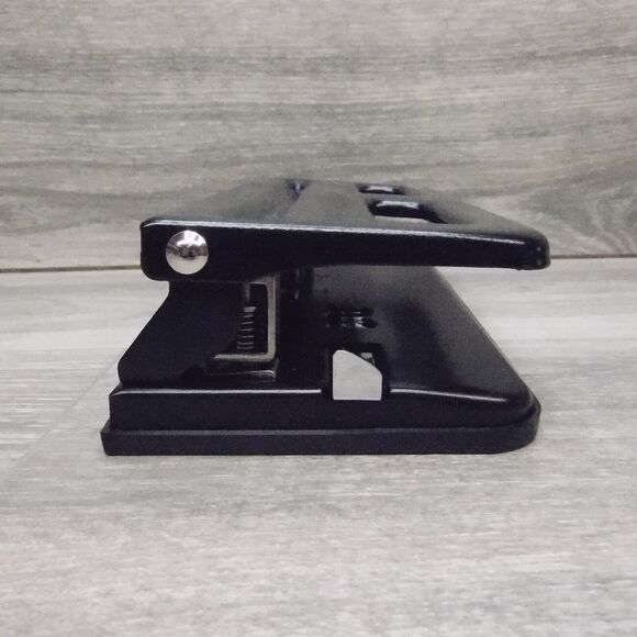 Business Source Heavy Duty 3 Hole Punch 65625 Black Desktop Office 30 Sheet - Picture 9 of 15